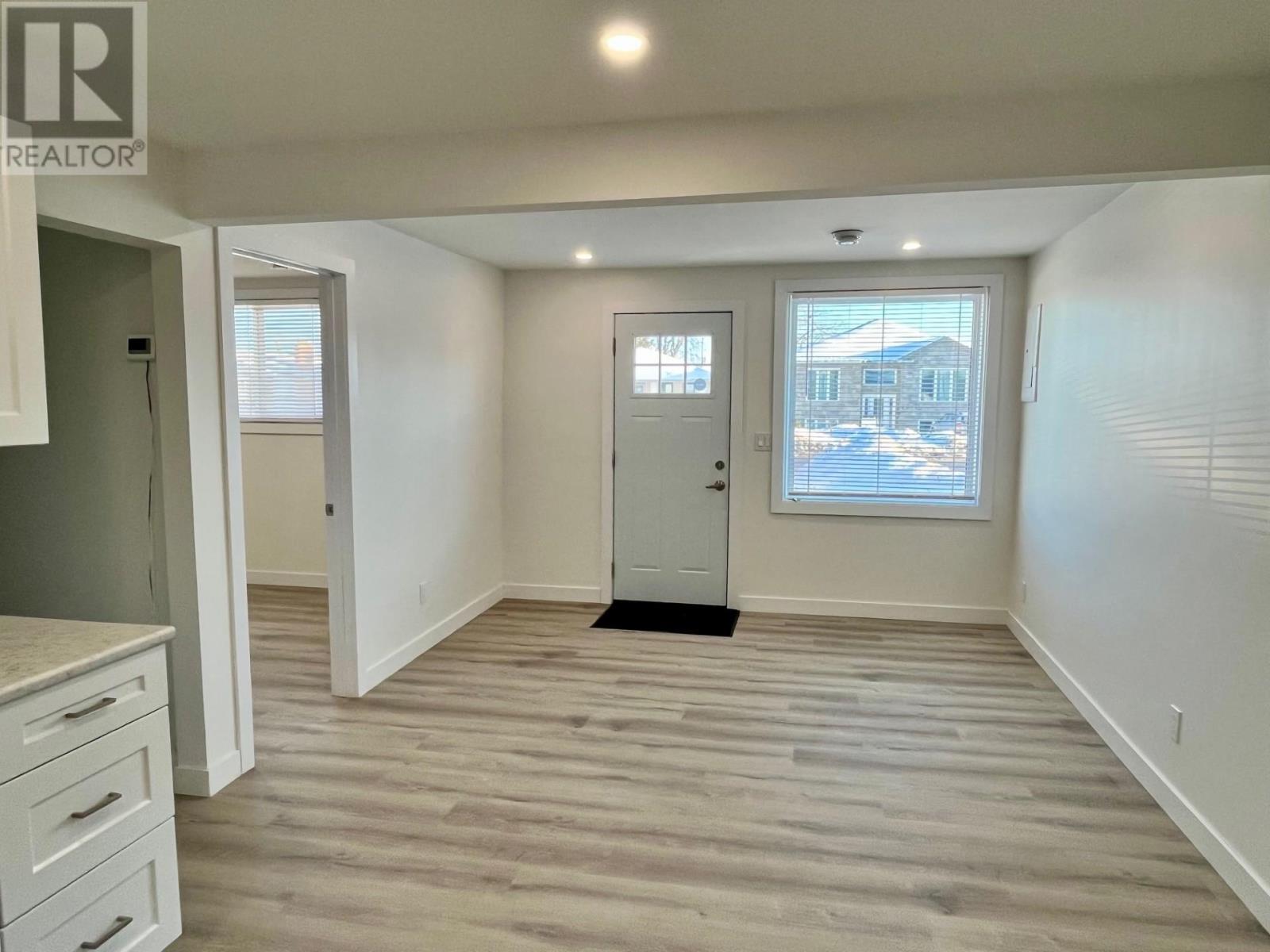 514 Strand Ave, Thunder Bay, Ontario  P7B 5B1 - Photo 3 - TB2600251