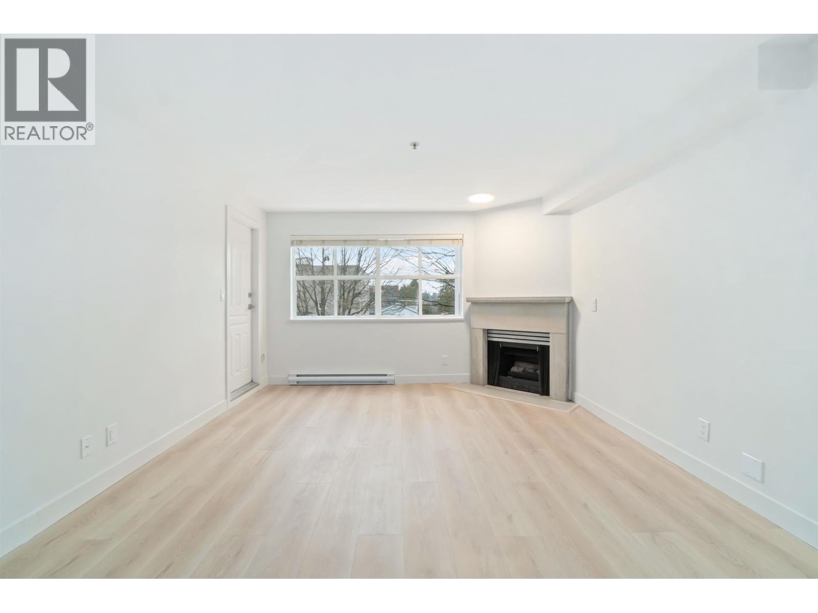 307 2928 Commercial Drive, Vancouver, British Columbia  V5N 4C9 - Photo 2 - R3090920