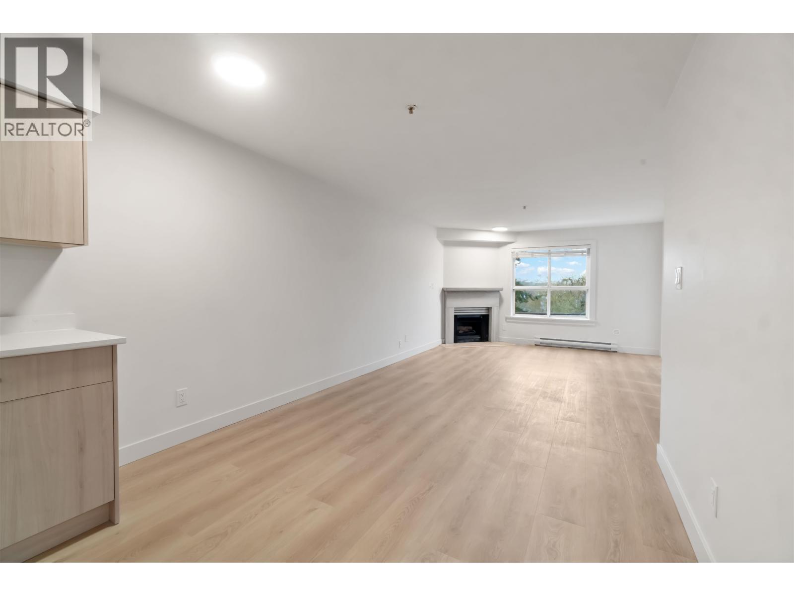 308 2928 Commercial Drive, Vancouver, British Columbia  V5N 4C9 - Photo 1 - R3090921