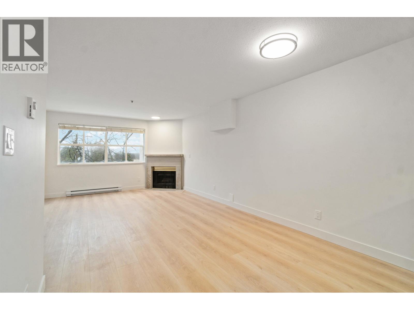 303 2928 Commercial Drive, Vancouver, British Columbia  V5N 4C9 - Photo 4 - R3090923