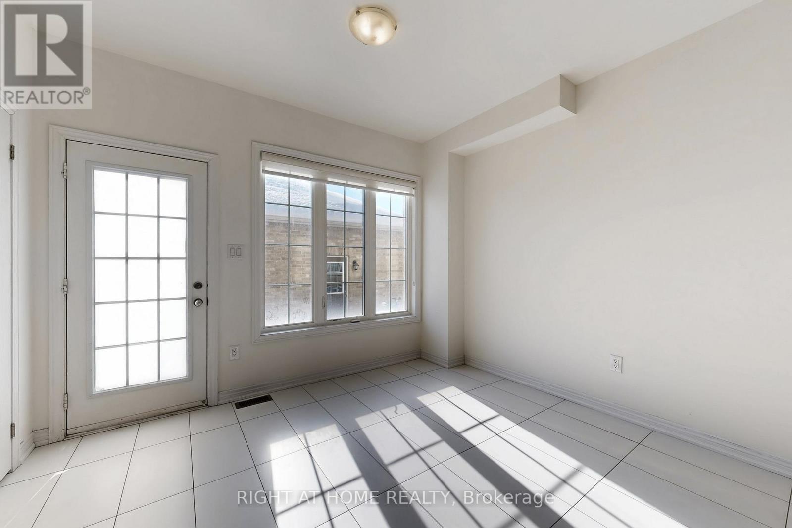 553 White's Hill Avenue, Markham, Ontario  L6B 1N9 - Photo 11 - N12796206