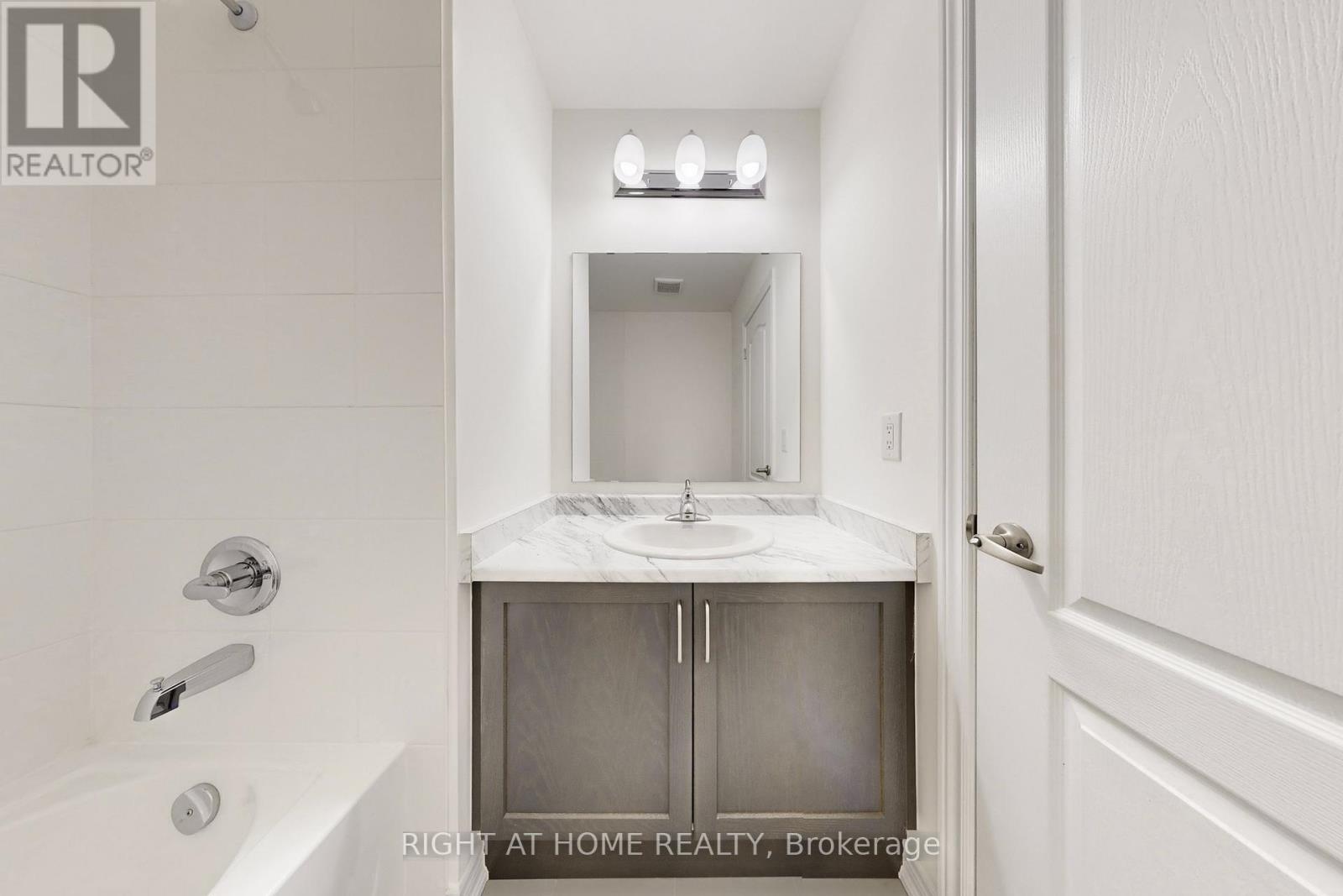 553 White's Hill Avenue, Markham, Ontario  L6B 1N9 - Photo 27 - N12796206