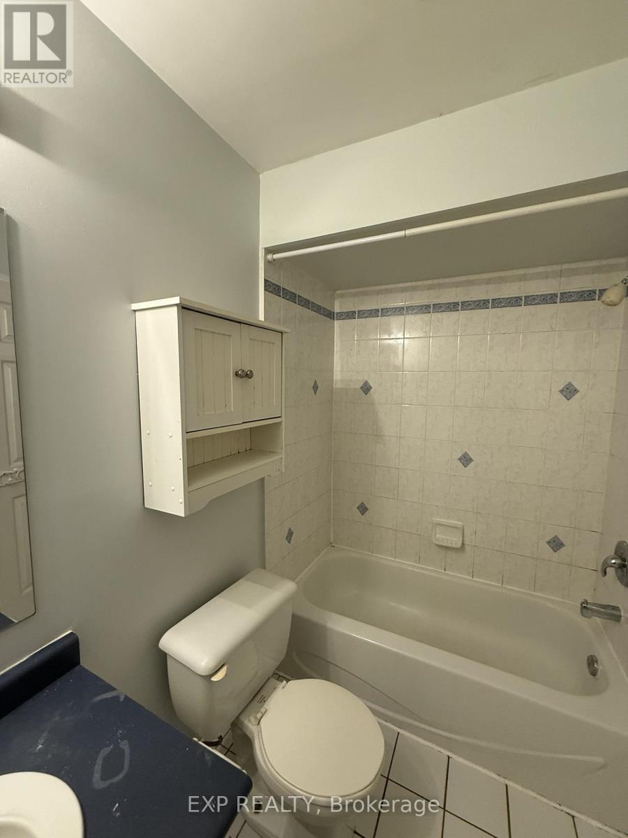 7680 Black Walnut Trail, Mississauga, Ontario  L5N 8A6 - Photo 15 - W12796204