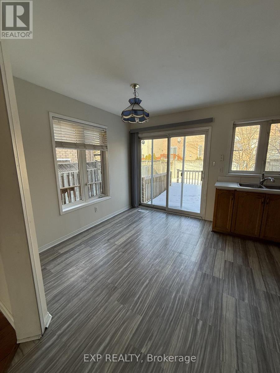 7680 Black Walnut Trail, Mississauga, Ontario  L5N 8A6 - Photo 6 - W12796204