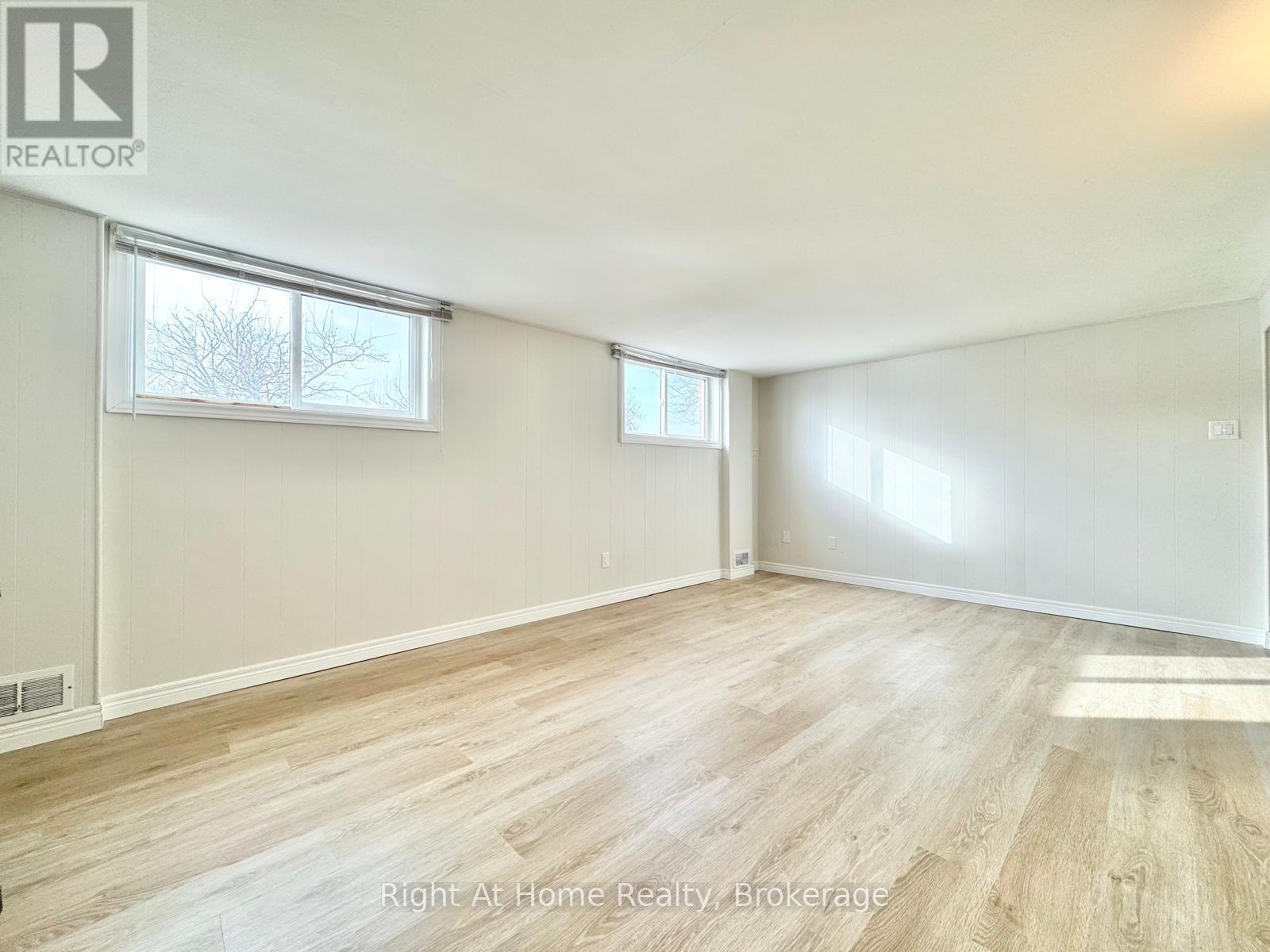 221 First Road E, Hamilton, Ontario  L8J 2V6 - Photo 17 - X12796238