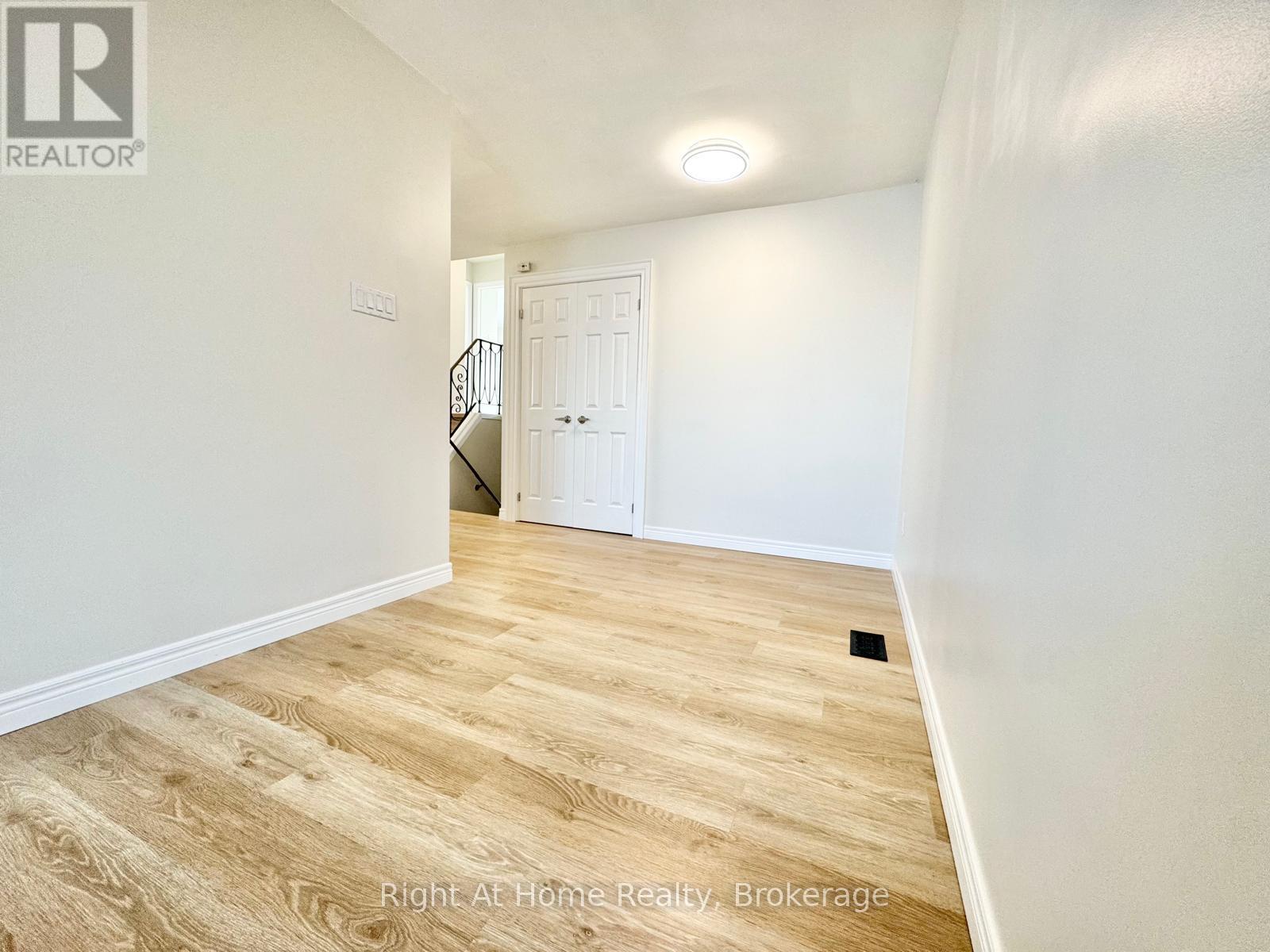 221 First Road E, Hamilton, Ontario  L8J 2V6 - Photo 3 - X12796238