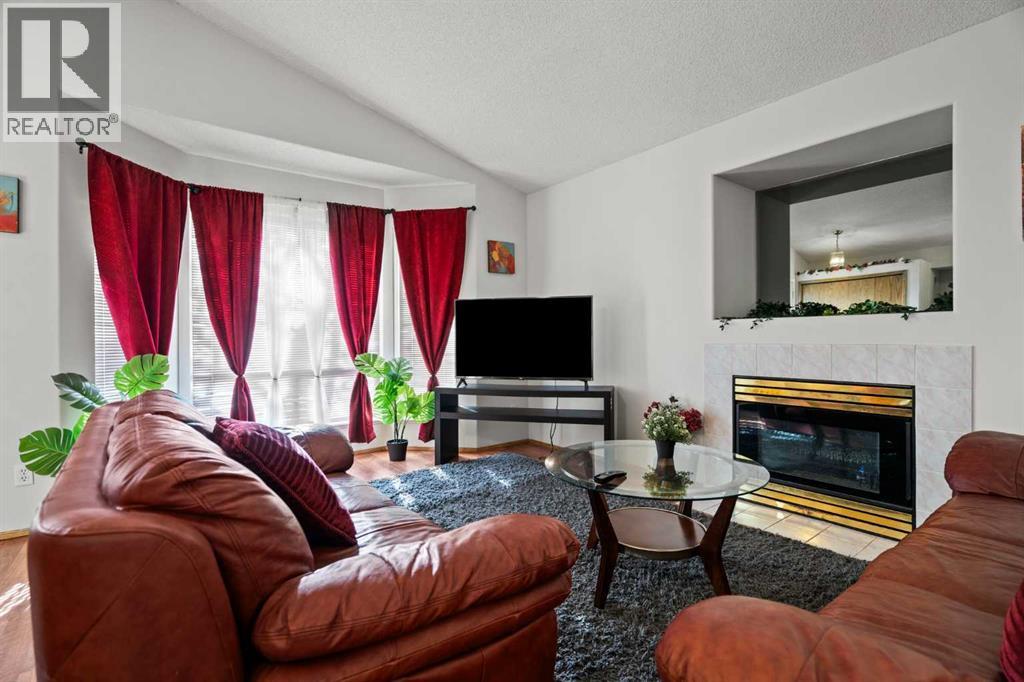 6938 Laguna Way Ne, Calgary, Alberta  T1Y 6W2 - Photo 8 - A2271088