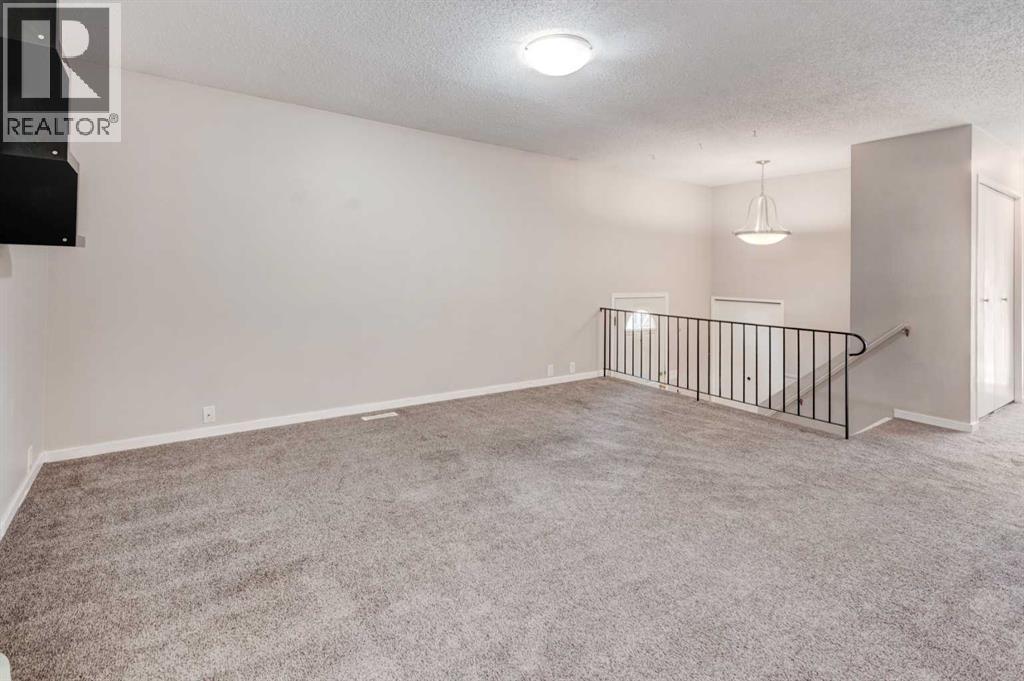 43 Midridge Gardens Se, Calgary, Alberta  T2X 1C4 - Photo 6 - A2269105