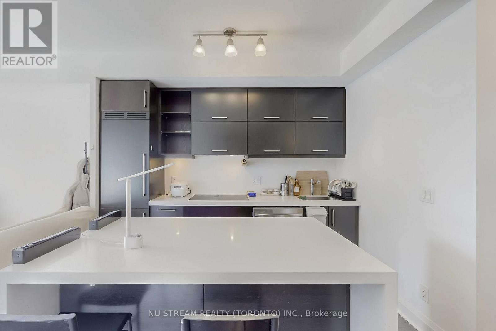 1403 - 1080 Bay Street, Toronto, Ontario  M5S 0A5 - Photo 10 - C12796228