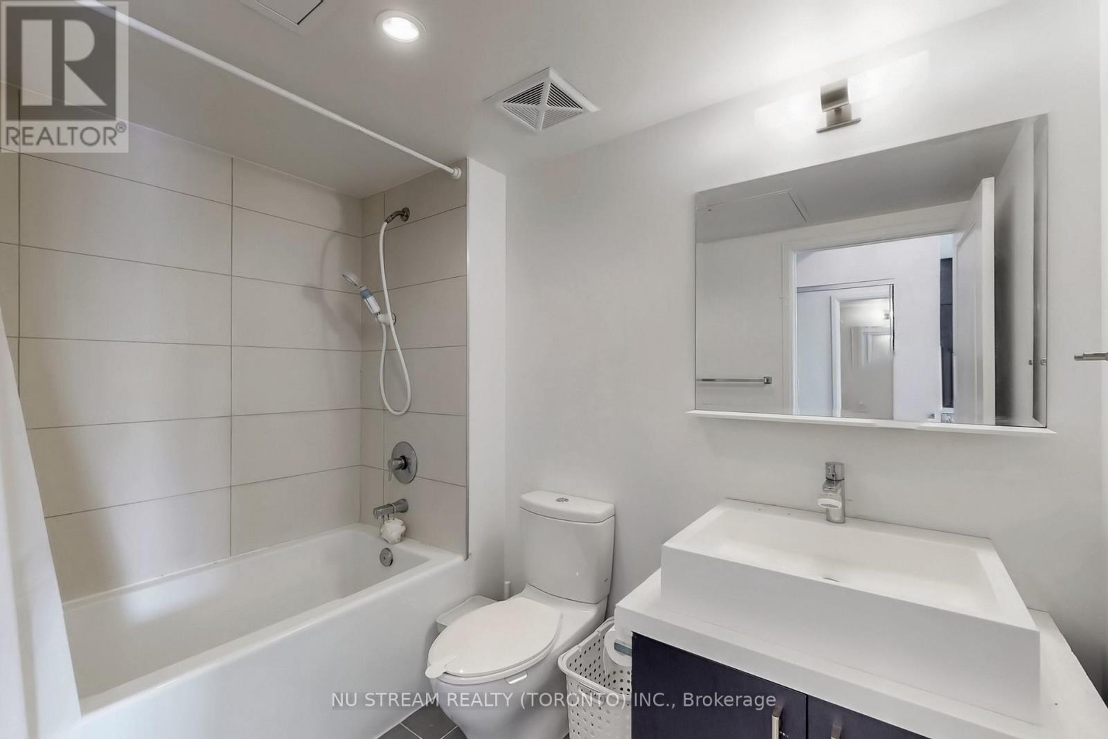 1403 - 1080 Bay Street, Toronto, Ontario  M5S 0A5 - Photo 16 - C12796228