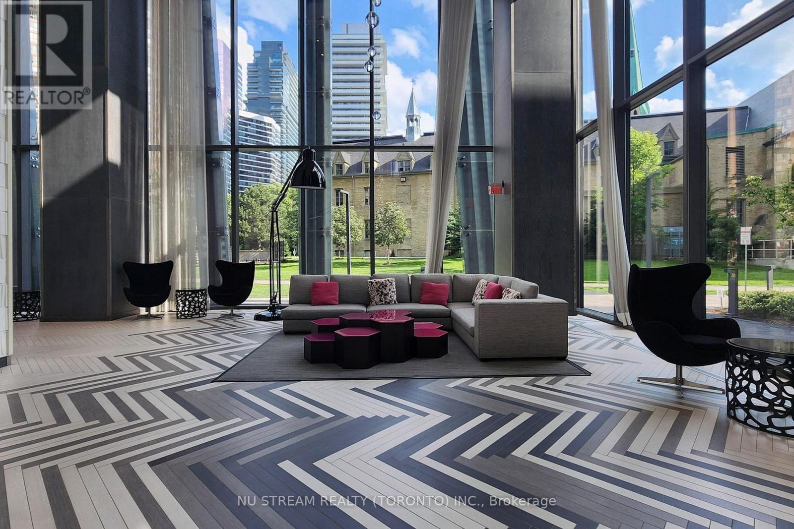 1403 - 1080 Bay Street, Toronto, Ontario  M5S 0A5 - Photo 5 - C12796228