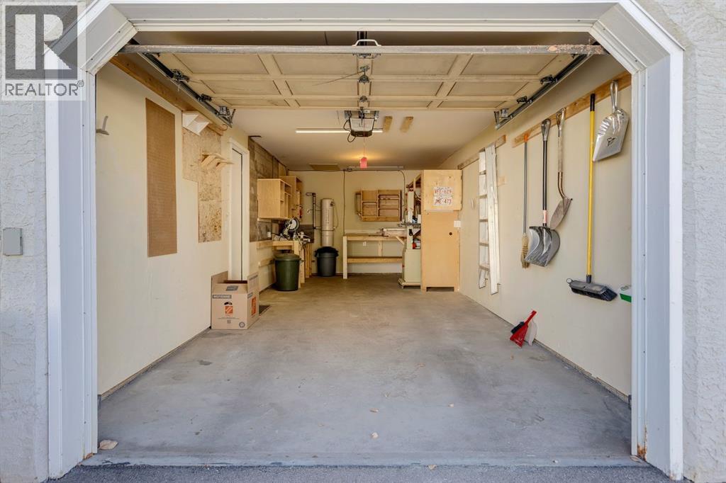 19 Sunlake Gardens Se, Calgary, Alberta  T2X 3G4 - Photo 36 - A2277645