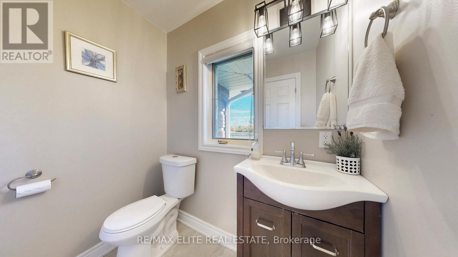 9 Island Lake Drive, Whitchurch-Stouffville, Ontario  L4A 7X4 - Photo 18 - N12796226