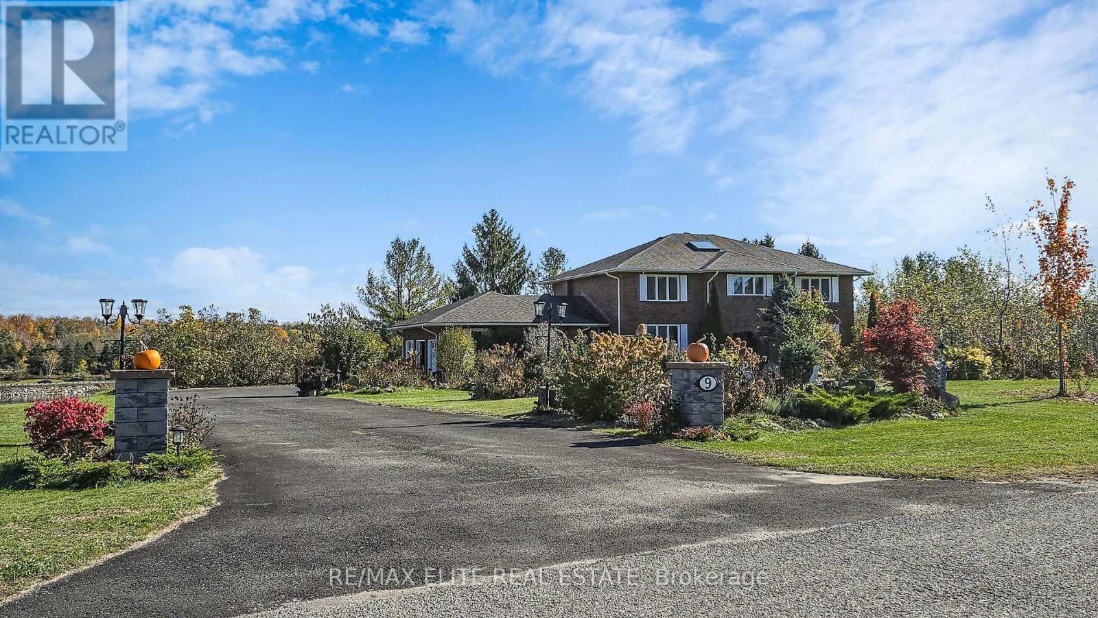 9 Island Lake Drive, Whitchurch-Stouffville, Ontario  L4A 7X4 - Photo 3 - N12796226