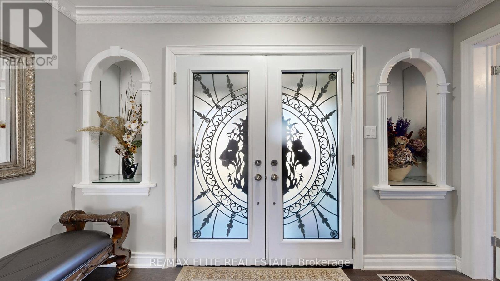 9 Island Lake Drive, Whitchurch-Stouffville, Ontario  L4A 7X4 - Photo 5 - N12796226