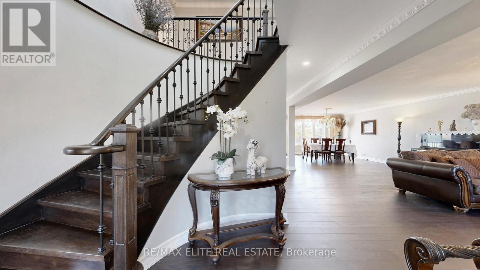 9 Island Lake Drive, Whitchurch-Stouffville, Ontario  L4A 7X4 - Photo 6 - N12796226