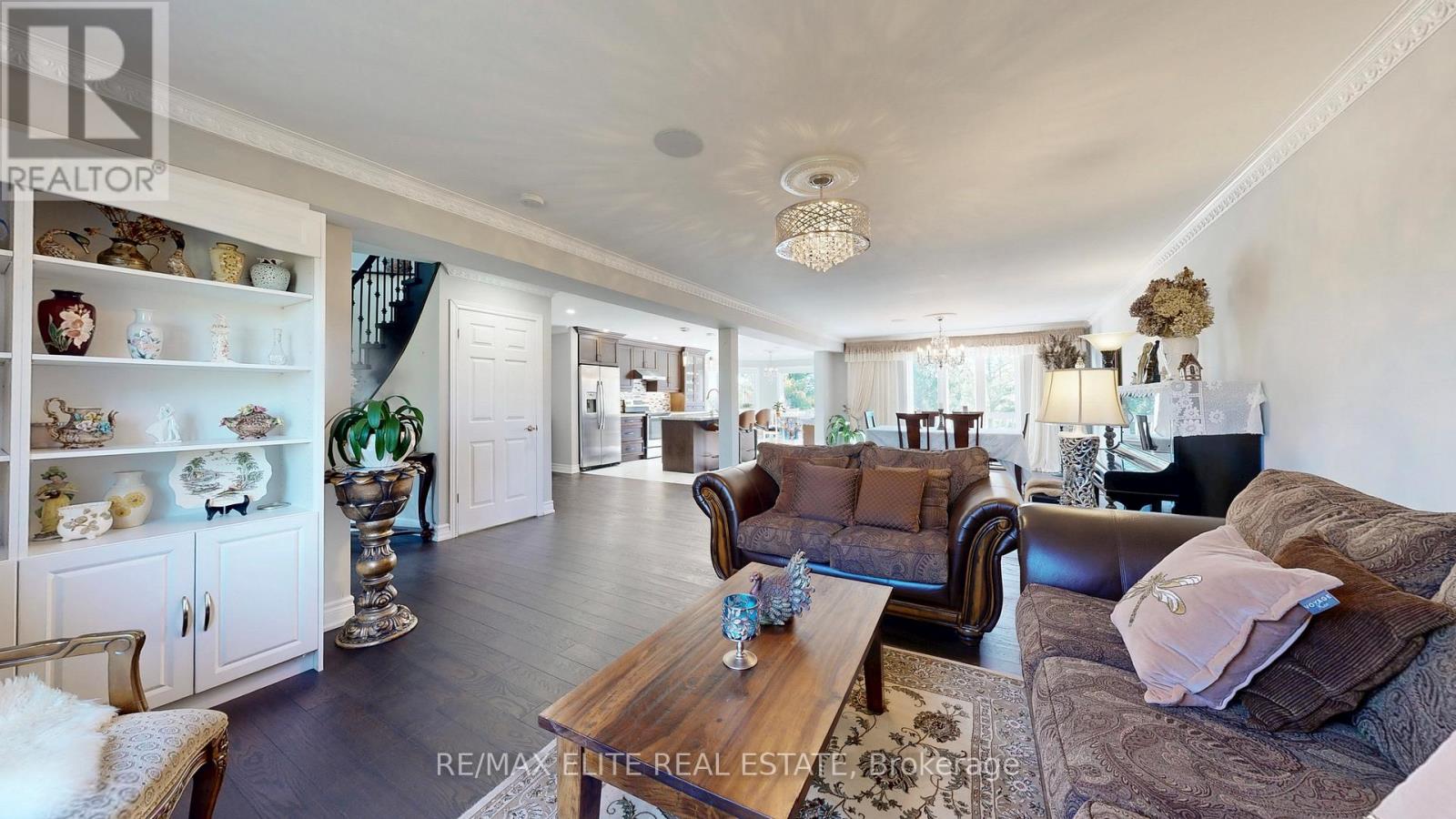 9 Island Lake Drive, Whitchurch-Stouffville, Ontario  L4A 7X4 - Photo 7 - N12796226