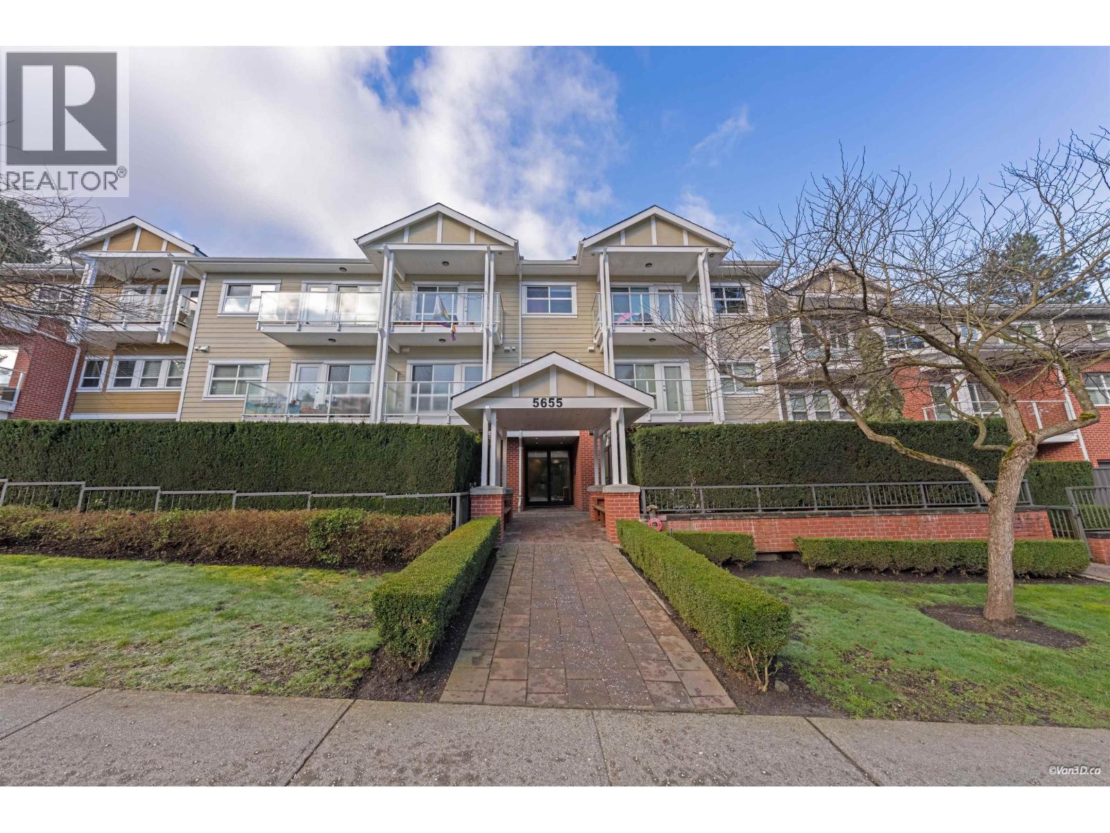 110 5655 Inman Avenue, Burnaby, British Columbia  V5H 2M2 - Photo 1 - R3090533