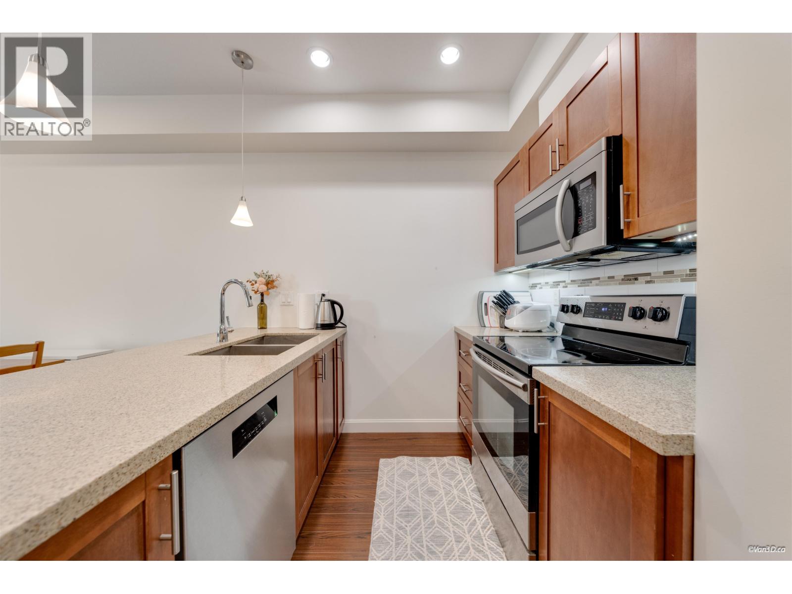 110 5655 Inman Avenue, Burnaby, British Columbia  V5H 2M2 - Photo 14 - R3090533