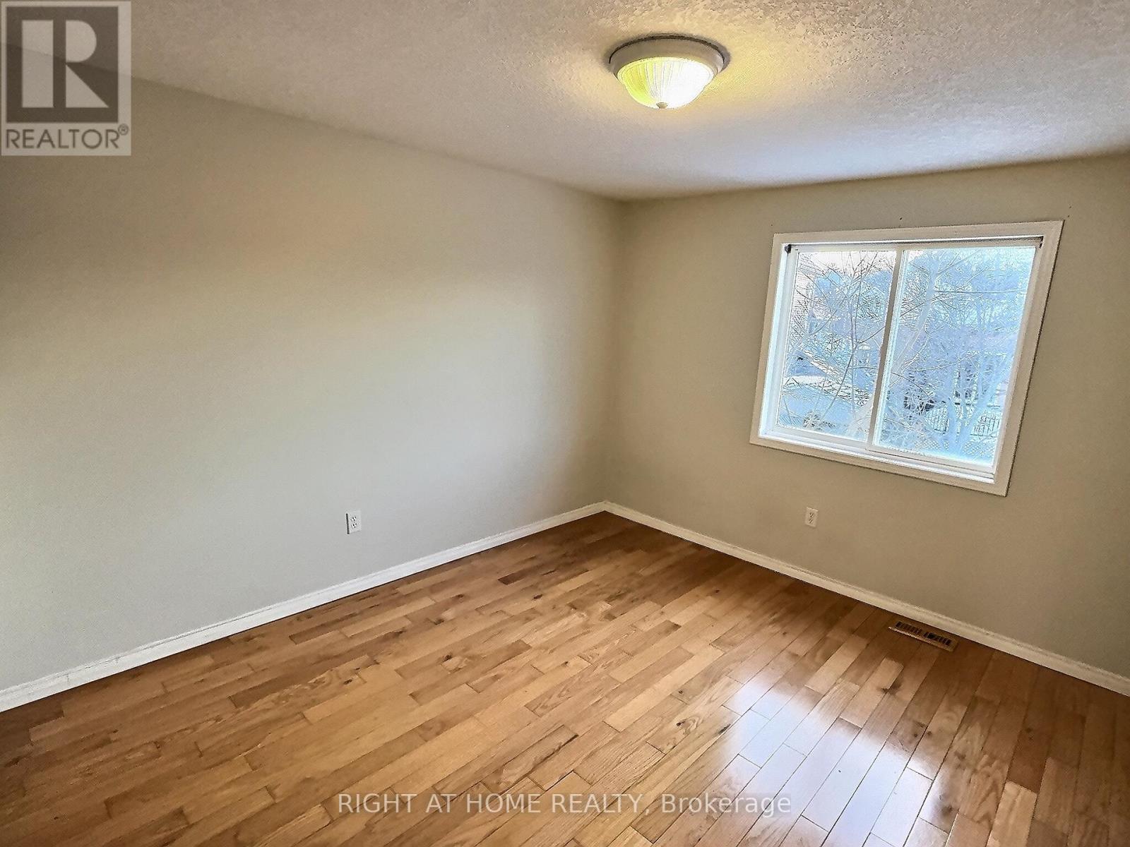 385 Havendale Crescent, Waterloo, Ontario  N2T 2T4 - Photo 15 - X12486931