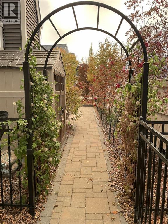 12 Sunrise View, Cochrane, Alberta  T4C 0W3 - Photo 41 - A2287157