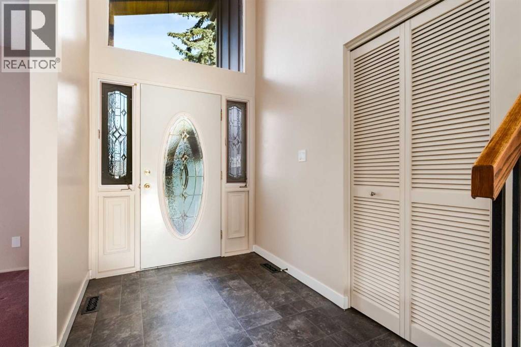 323 Parkridge Way Se, Calgary, Alberta  T2J 4Z5 - Photo 3 - A2286498