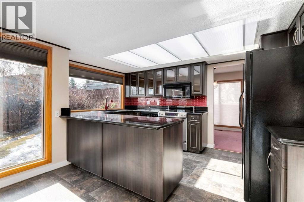 323 Parkridge Way Se, Calgary, Alberta  T2J 4Z5 - Photo 4 - A2286498