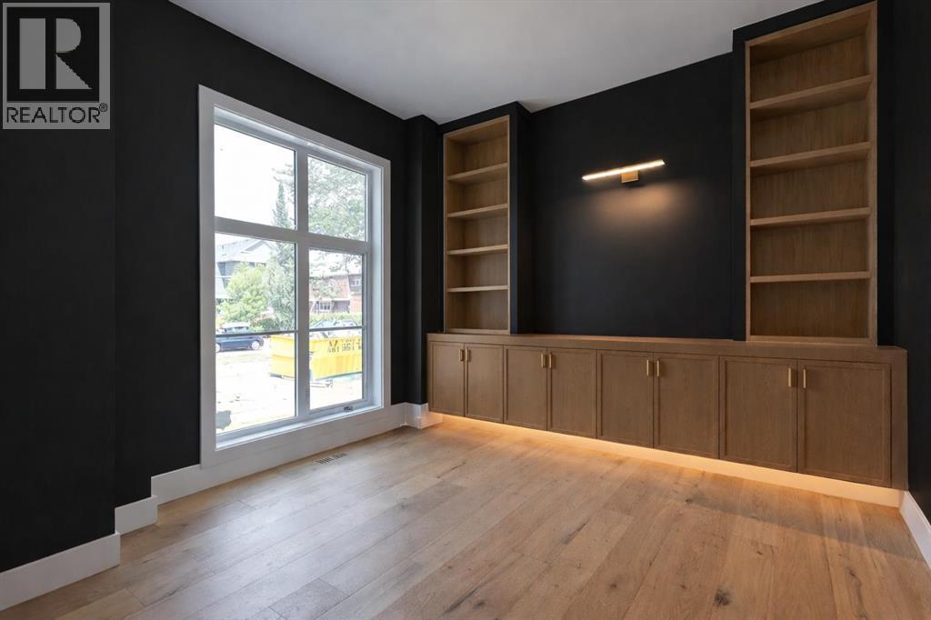 2207 Victoria Crescent Nw, Calgary, Alberta  T2M 4E4 - Photo 4 - A2286853