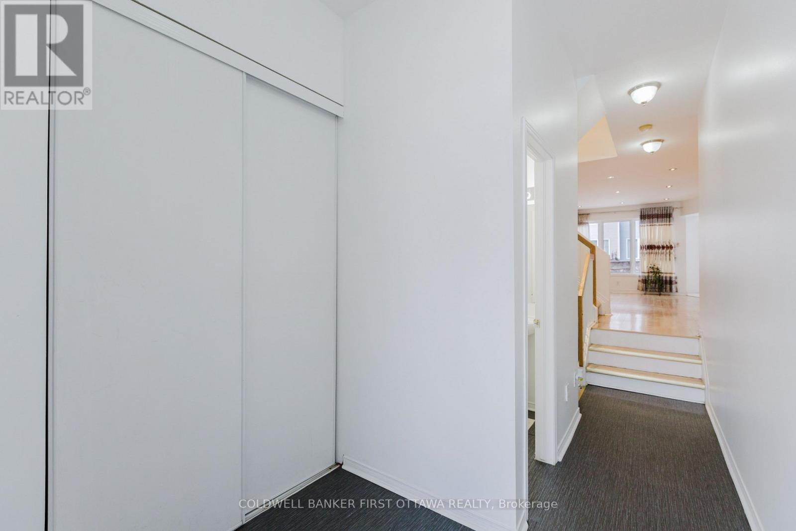 13 Villandry Street, Ottawa, Ontario  K2G 6X7 - Photo 5 - X12796248