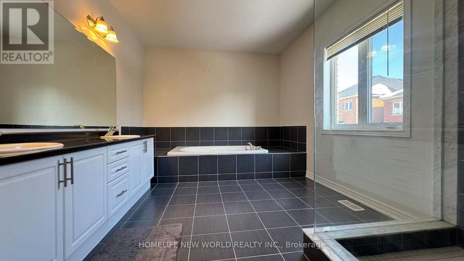 38 Roy Harper Avenue, Aurora, Ontario  L4G 0V4 - Photo 14 - N12796252