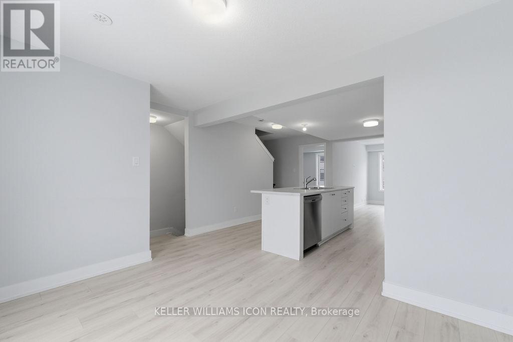 543 Woven Private, Ottawa, Ontario  K2S 3B2 - Photo 12 - X12646370