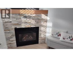 2 1233 W 16TH STREET, North Vancouver, British Columbia