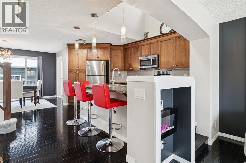 15 New Brighton Common Se, Calgary, Alberta  T2Z 0T9 - Photo 2 - A2281976