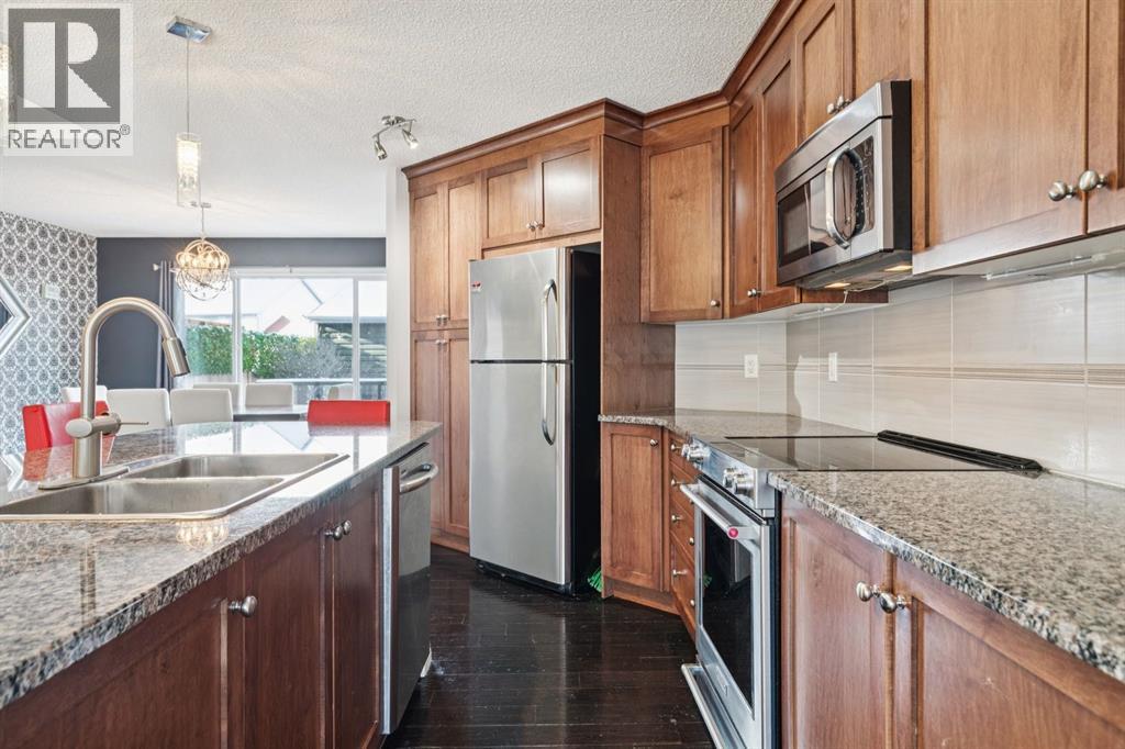 15 New Brighton Common Se, Calgary, Alberta  T2Z 0T9 - Photo 4 - A2281976