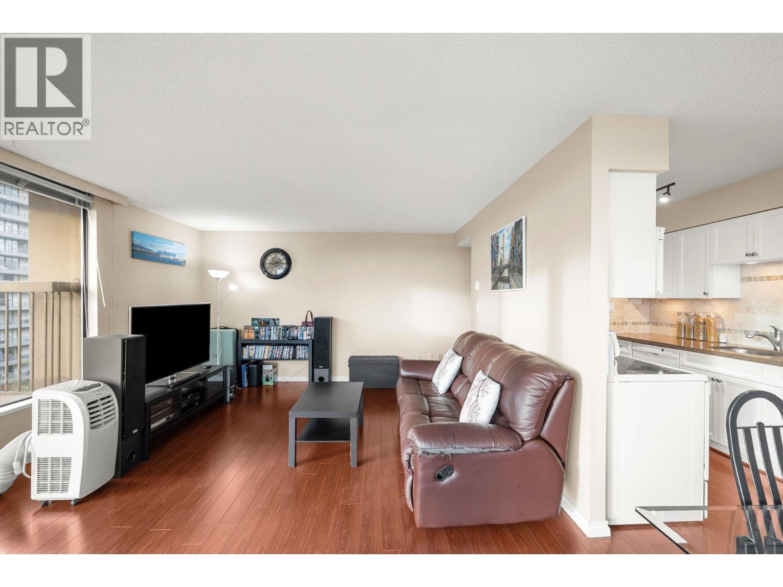 1108 2041 Bellwood Avenue, Burnaby, British Columbia  V5B 4V5 - Photo 3 - R3090131