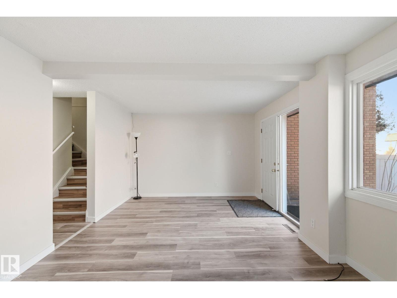 180 Londonderry Sq Nw, Edmonton, Alberta  T5C 3C4 - Photo 11 - E4473751