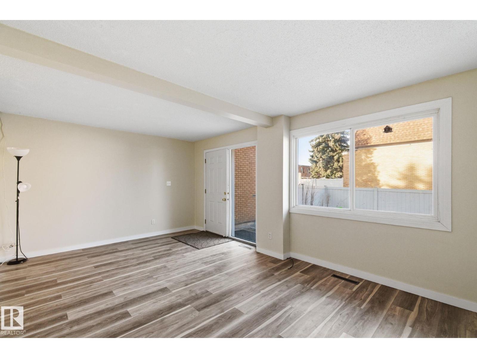 180 Londonderry Sq Nw, Edmonton, Alberta  T5C 3C4 - Photo 10 - E4473751