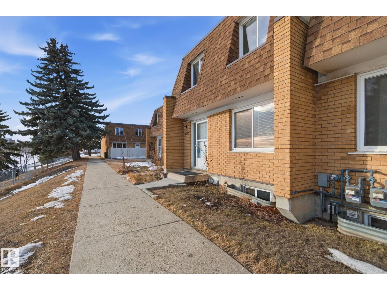 180 Londonderry Sq Nw, Edmonton, Alberta  T5C 3C4 - Photo 3 - E4473751