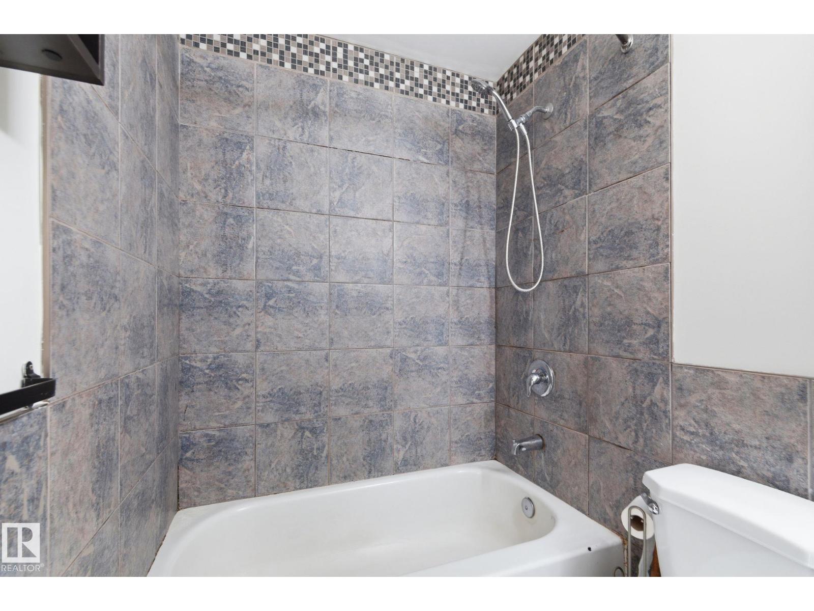 180 Londonderry Sq Nw, Edmonton, Alberta  T5C 3C4 - Photo 35 - E4473751