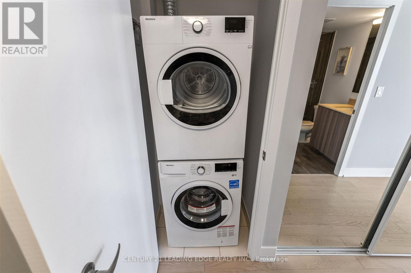 2607 - 955 Bay Street, Toronto, Ontario  M5S 0C6 - Photo 9 - C12796256