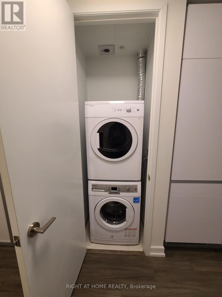 425 - 377 Madison Avenue, Toronto, Ontario  M4V 3E1 - Photo 10 - C12796260