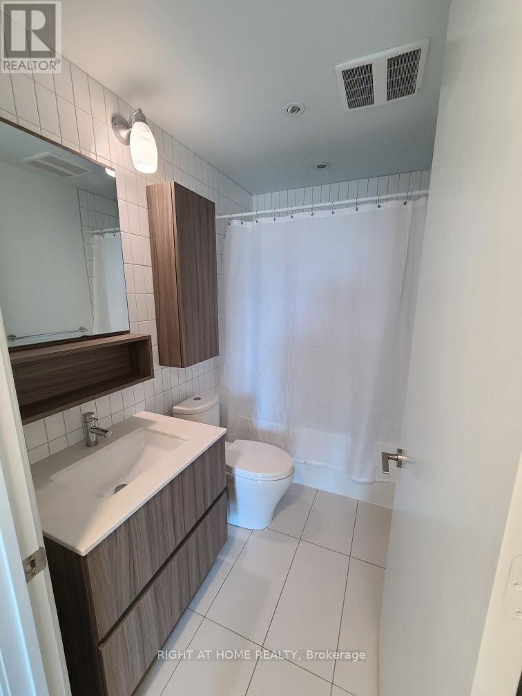 425 - 377 Madison Avenue, Toronto, Ontario  M4V 3E1 - Photo 15 - C12796260