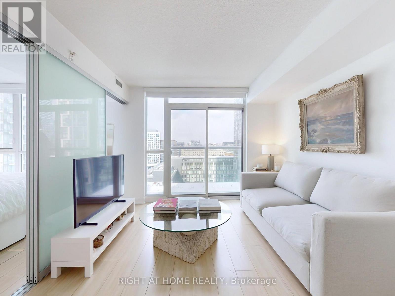 85 QUEEN'S WHARF ROAD, Toronto, Ontario