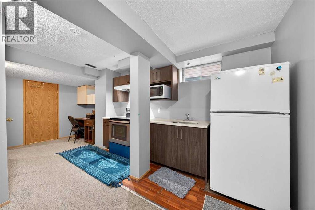 214 Martinwood Place Ne, Calgary, Alberta  T3J 3H6 - Photo 39 - A2284380