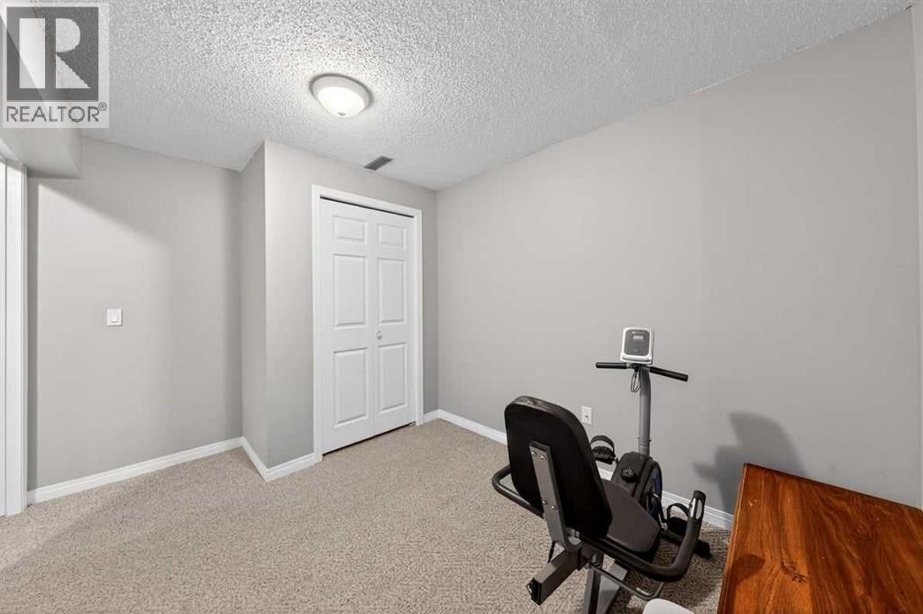 214 Martinwood Place Ne, Calgary, Alberta  T3J 3H6 - Photo 41 - A2284380