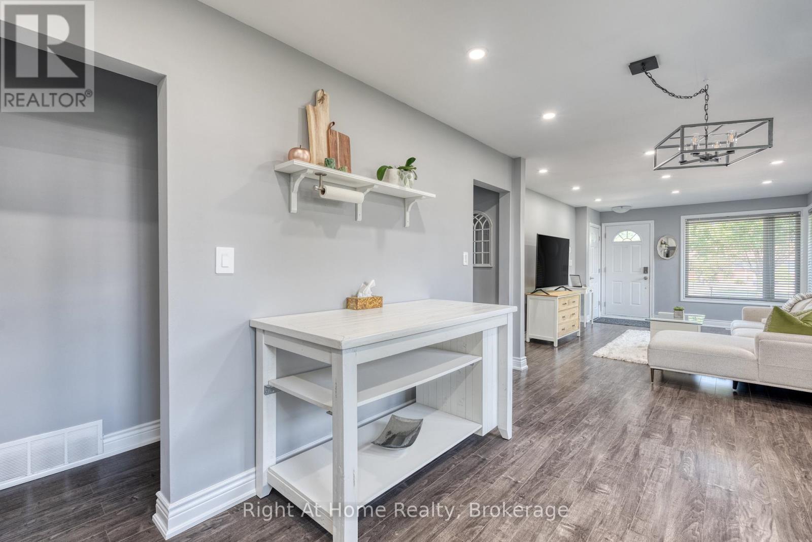 289 1/2 Pelham Road, St. Catharines, Ontario  L2S 3B1 - Photo 12 - X12796284