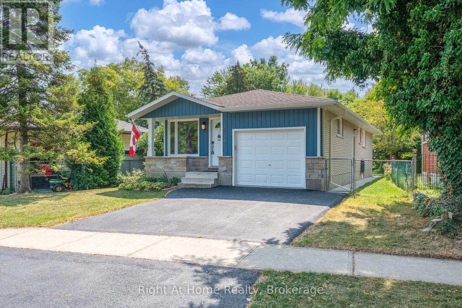 289 1/2 Pelham Road, St. Catharines, Ontario  L2S 3B1 - Photo 3 - X12796284