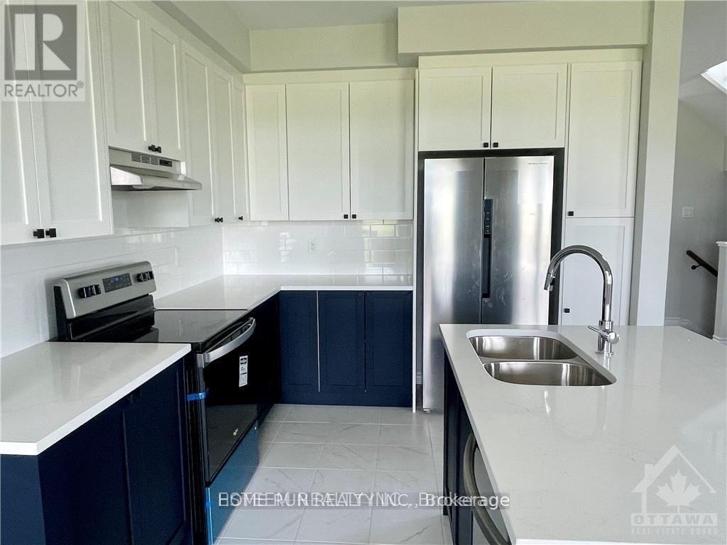 634 Flagstaff Drive, Ottawa, Ontario  K2J 7J6 - Photo 4 - X12796288