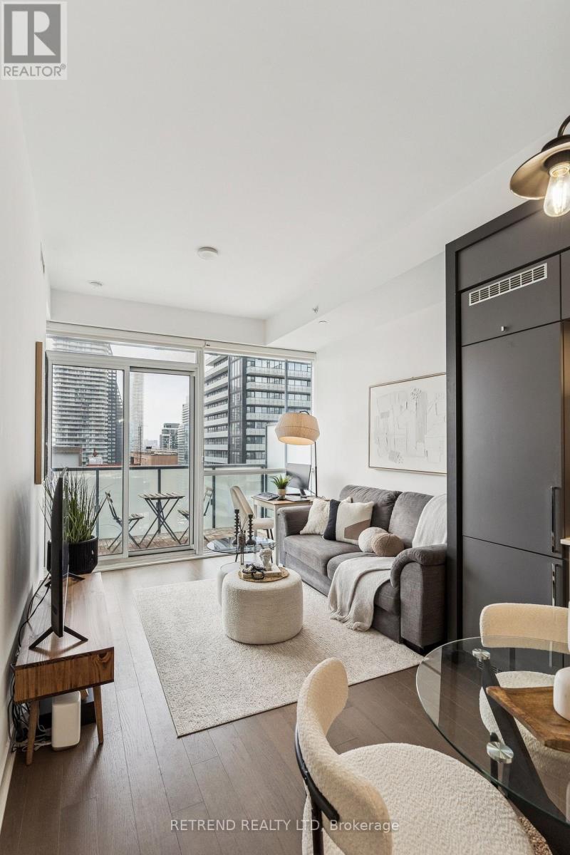 3006 - 15 Grenville Street, Toronto, Ontario  M4Y 0B9 - Photo 4 - C12796274