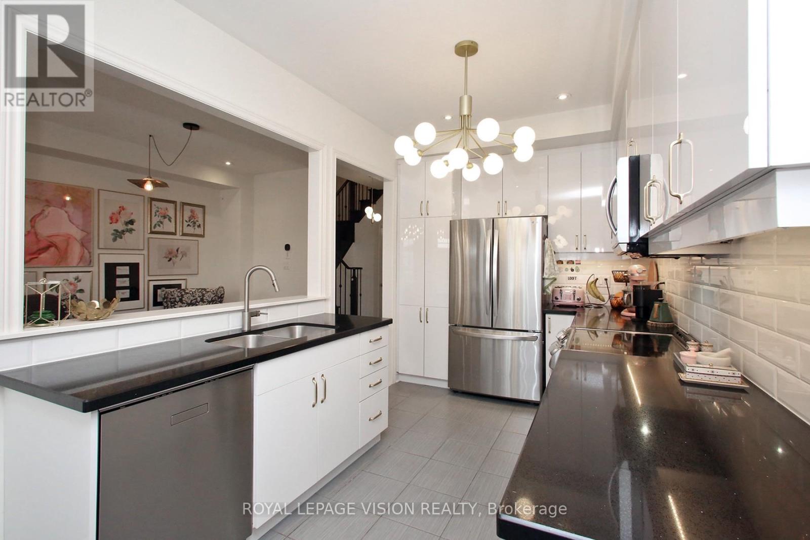 25 Jevons Drive, Ajax, Ontario  L1Z 0Z5 - Photo 13 - E12796292